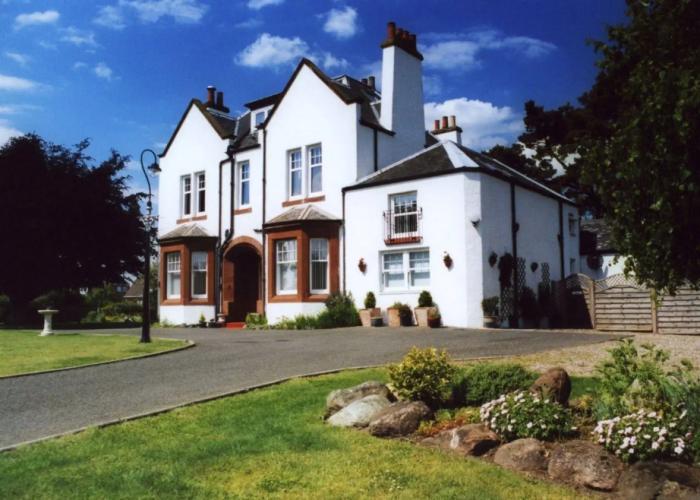 Pinewood Country House