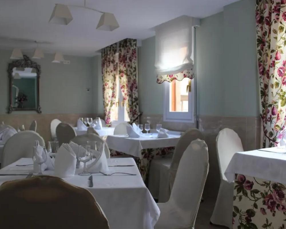 фото Hostal Docar