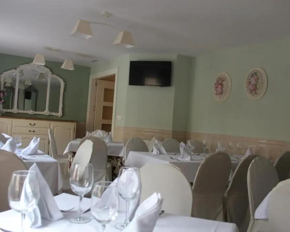 фото Hostal Docar