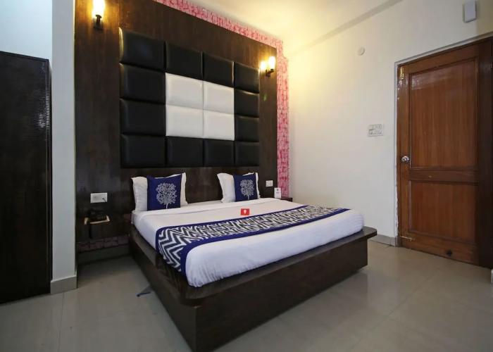 OYO 5855 Hotel Neelkanth