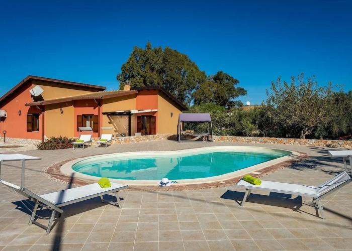 Belvilla by OYO Beautiful Holiday Home Near Beach