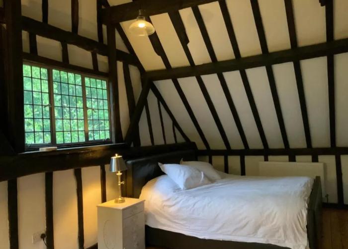 Delightful 4BD Home Full of Flair Edenbridge Kent