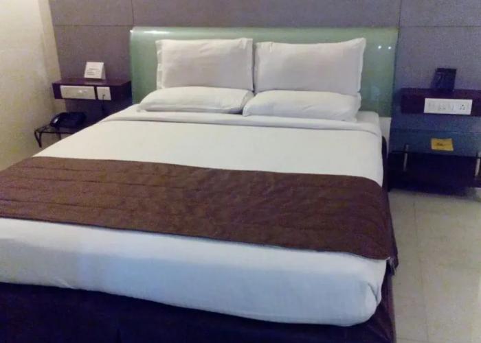 The Shiv Grand