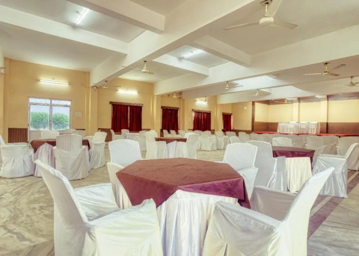Hotel Empire Gandhidham