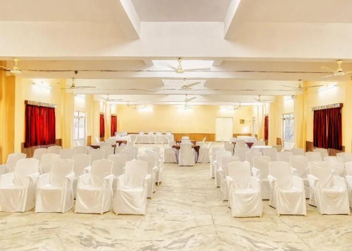 Hotel Empire Gandhidham