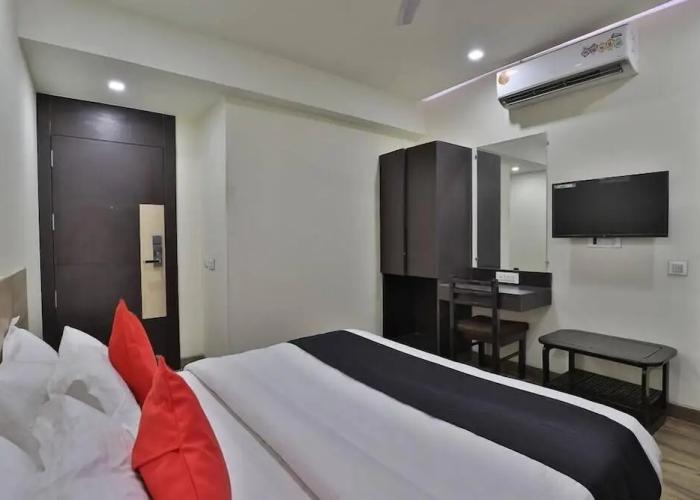 Hotel Grand Ambience