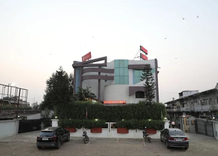 Hotel Gokul
