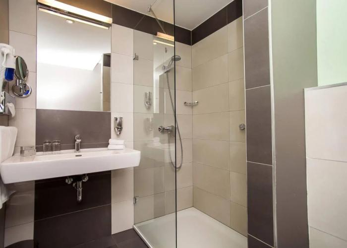 Best Western Plus Lakeside Hotel