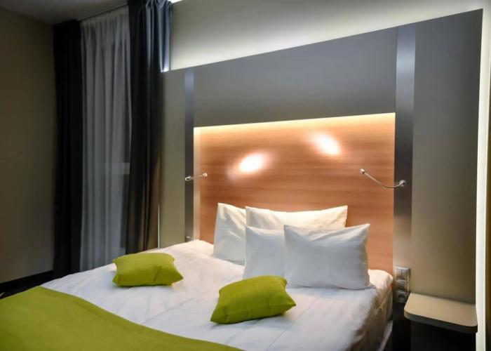 Best Western Plus Lakeside Hotel