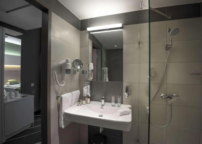 Best Western Plus Lakeside Hotel