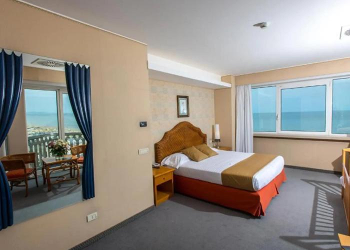 City Hotel