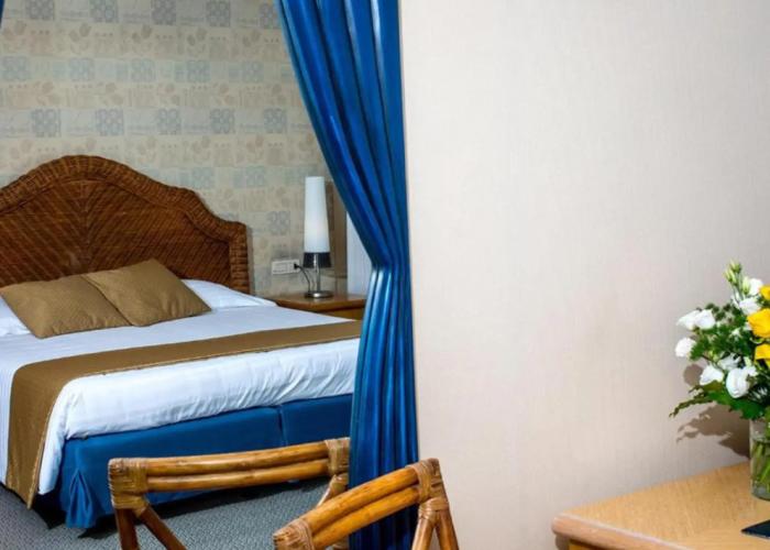 City Hotel