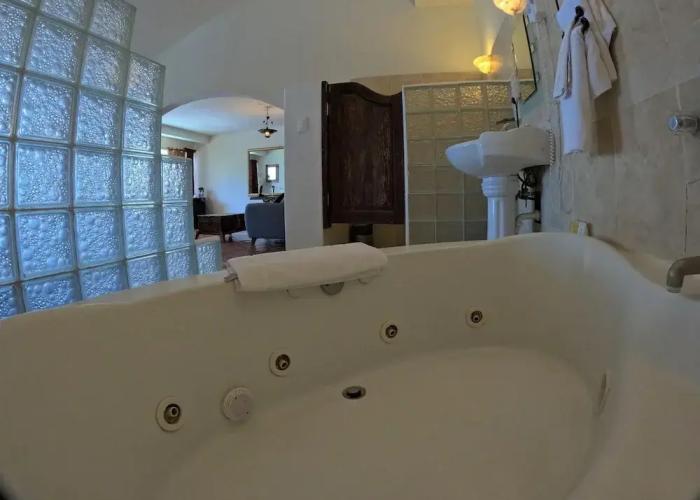 La Concha Beach Hotel & Club