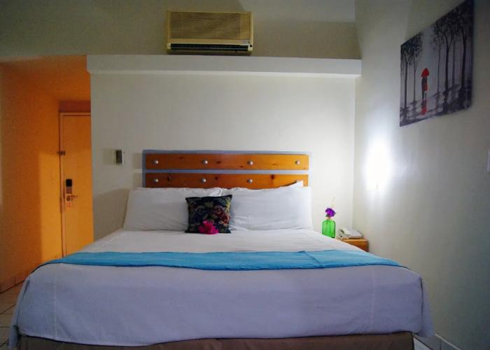 La Concha Beach Hotel & Club