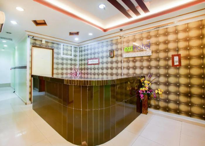 OYO 89407 EZI Hotel