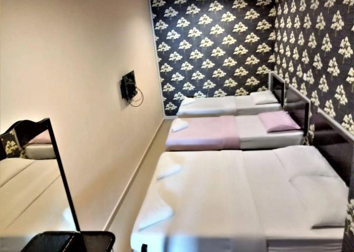 OYO 89407 EZI Hotel
