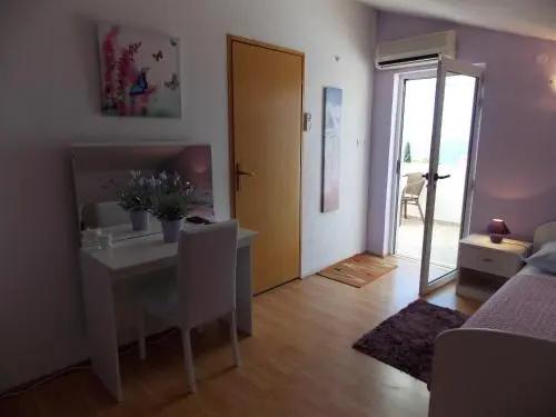 Apartments and Rooms Jasna