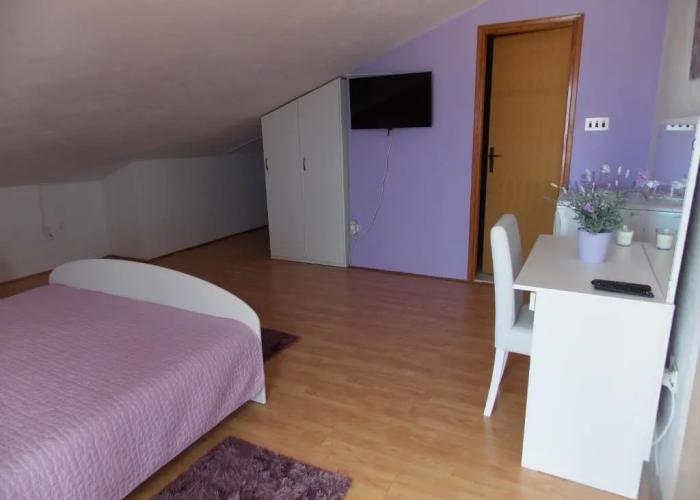 Apartments and Rooms Jasna
