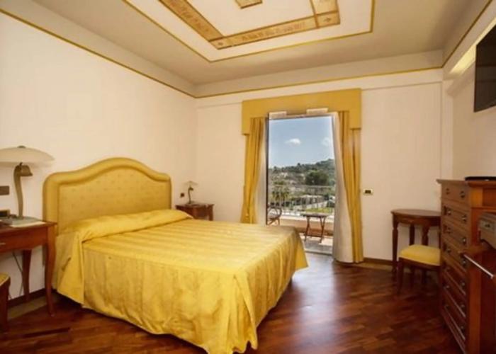 Hotel Tritone
