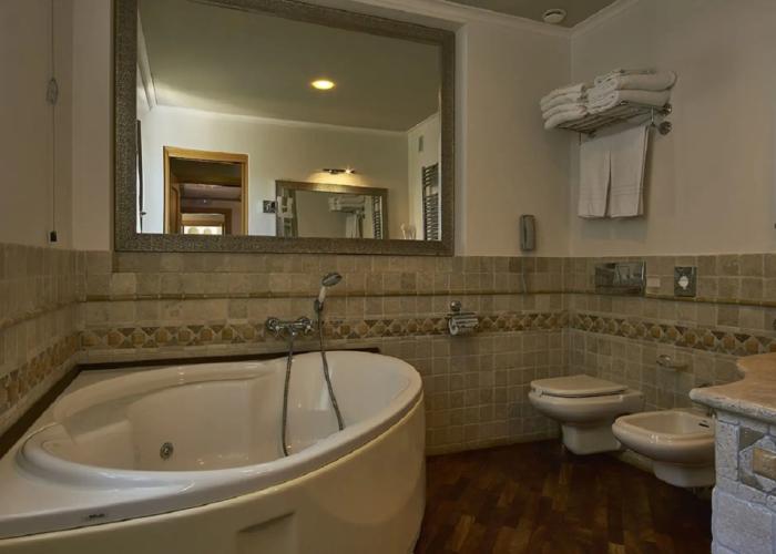 Hotel Tritone