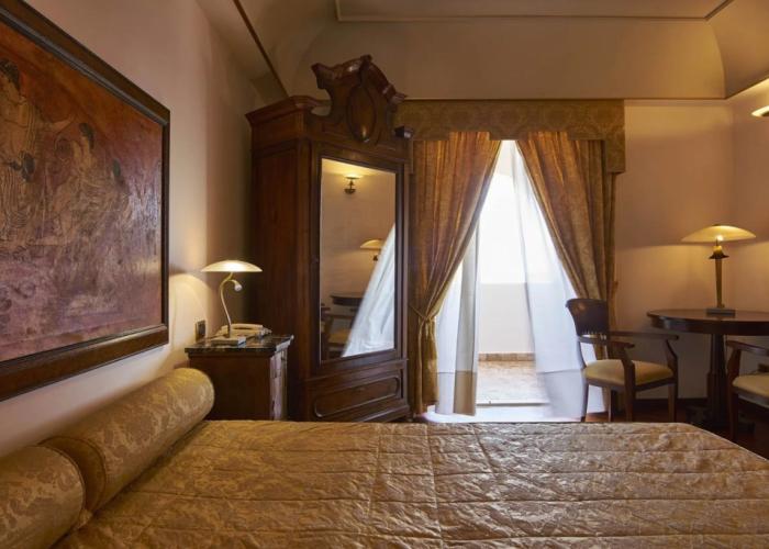 Hotel Tritone