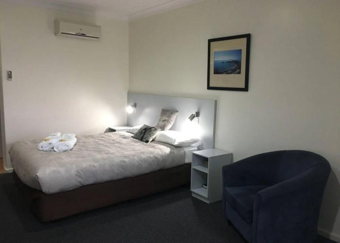Lakeview Motor Inn