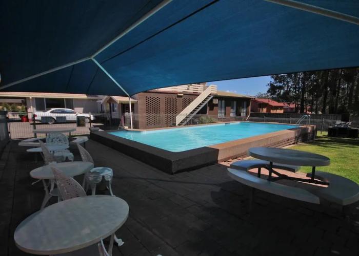 Molly Morgan Motor Inn