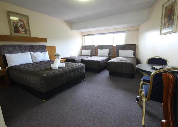 Molly Morgan Motor Inn