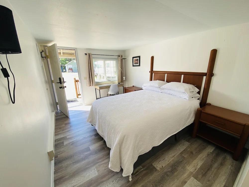 Raines Resort Cabins & RV