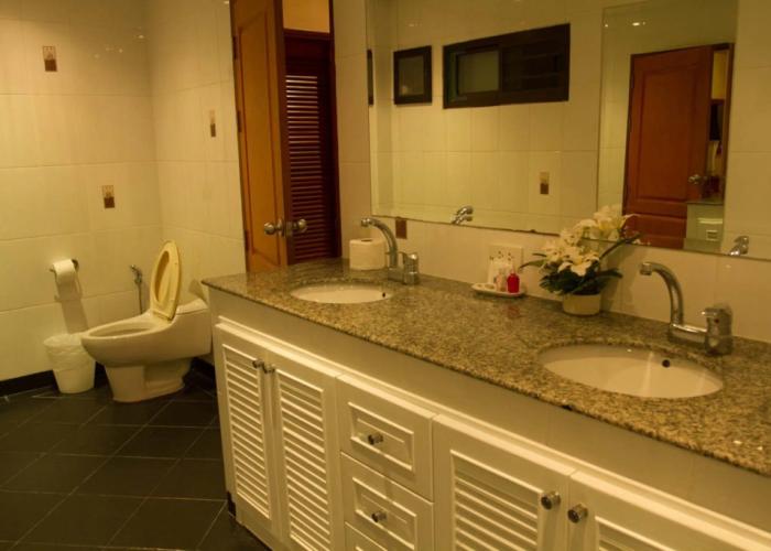 VIP Chain Resort Pool Villa