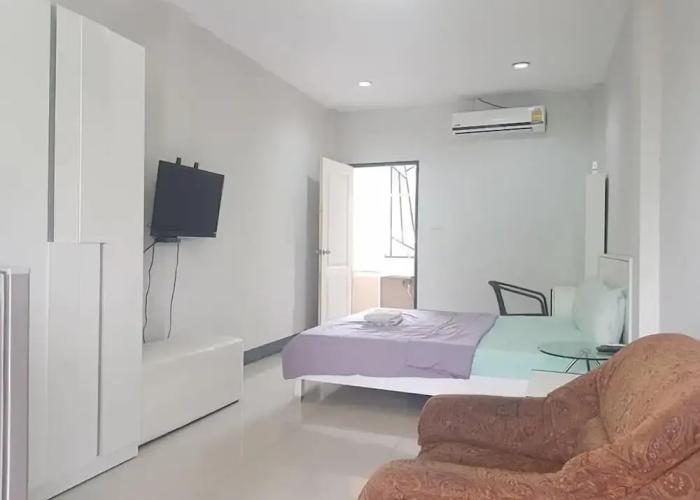 Rayonghouse Resort