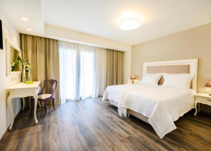 Emerald Suites