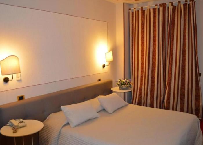 Hotel Monti