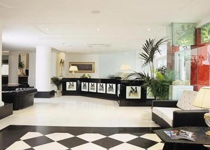 M Glamour Hotel