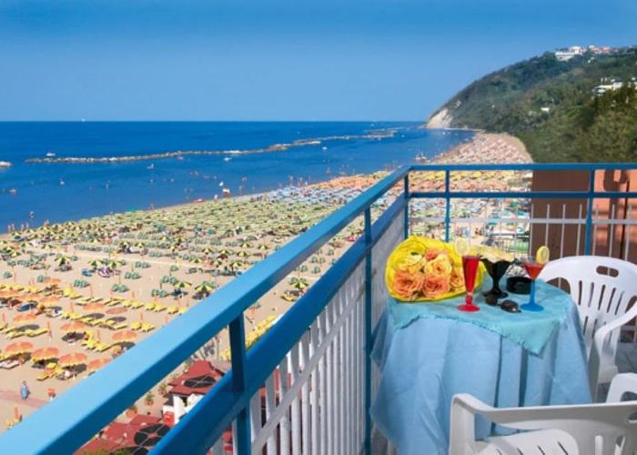 Strand Hotel