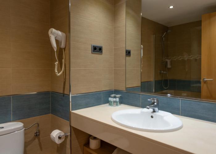 Caprici Beach Hotel & Spa