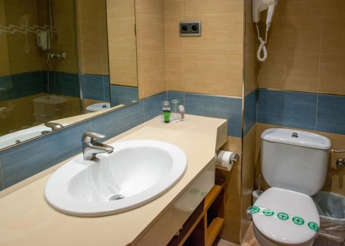 Caprici Beach Hotel & Spa