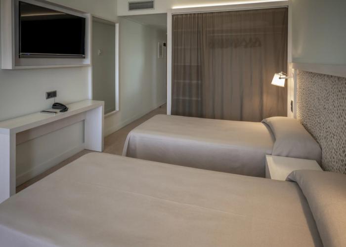 Caprici Beach Hotel & Spa