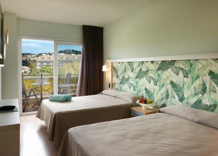 Caprici Beach Hotel & Spa