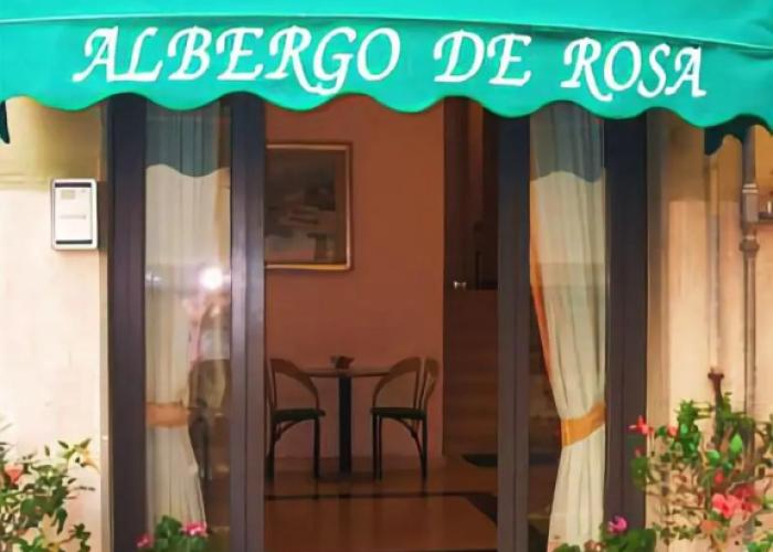 Hotel De Rosa