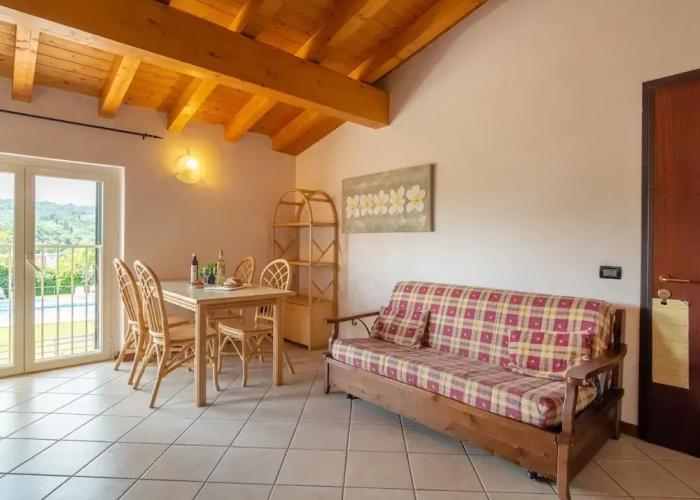 Agriturismo with Pool near Golf Course & Salò