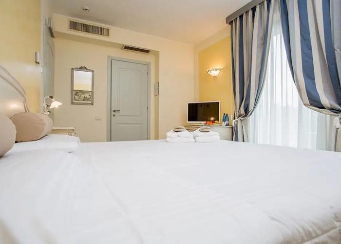 Hotel Spiaggia d'Oro - Charme & Boutique 4 Stars Hotel Lake Garda