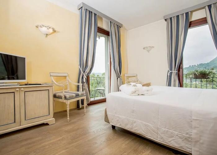 Hotel Spiaggia d'Oro - Charme & Boutique 4 Stars Hotel Lake Garda