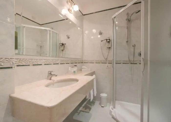 Hotel Spiaggia d'Oro - Charme & Boutique 4 Stars Hotel Lake Garda