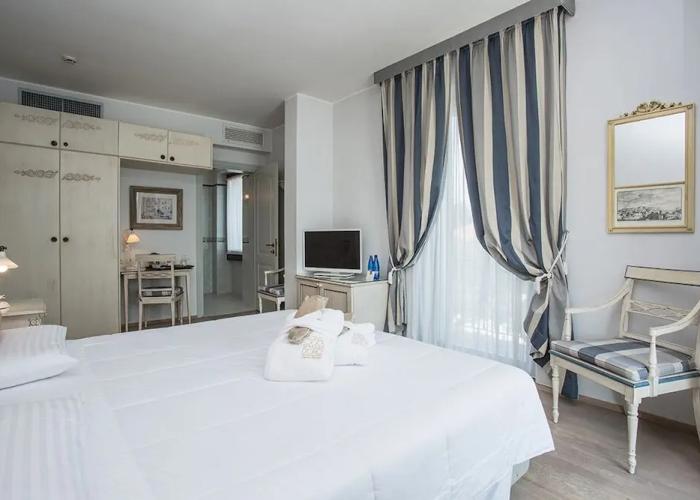 Hotel Spiaggia d'Oro - Charme & Boutique 4 Stars Hotel Lake Garda