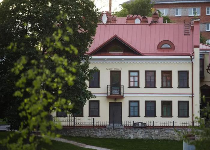 Na Verkhney Beregovoy Guest house