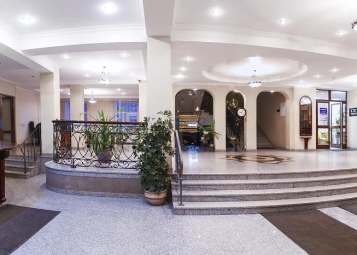 Oktyabrskaya Hotel