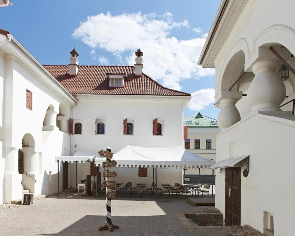 Dvor Podznoeva Hotel - Business Building