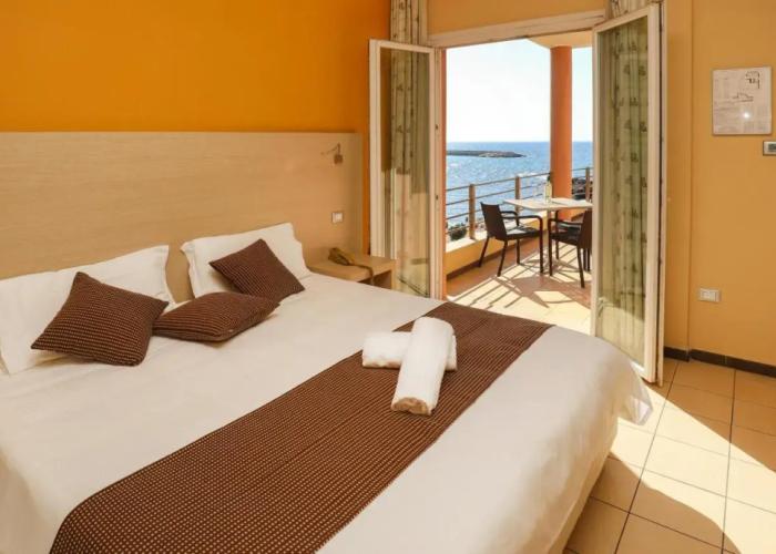 Janus Hotel