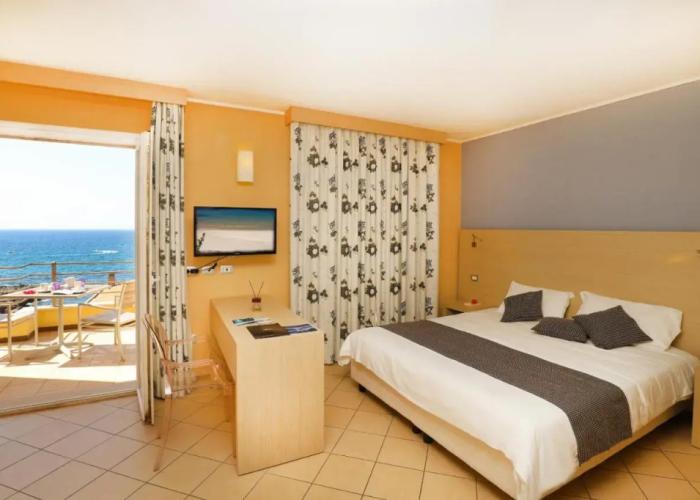 Janus Hotel